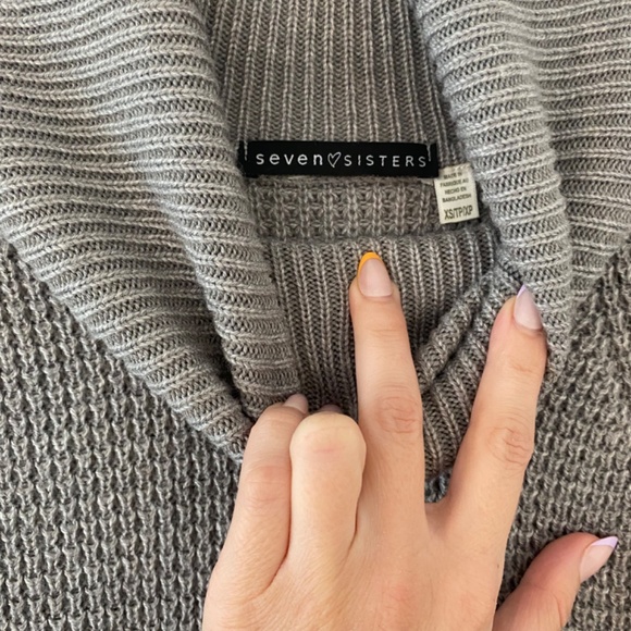 Grey turtle neck sweater dress - Picture 2 of 2